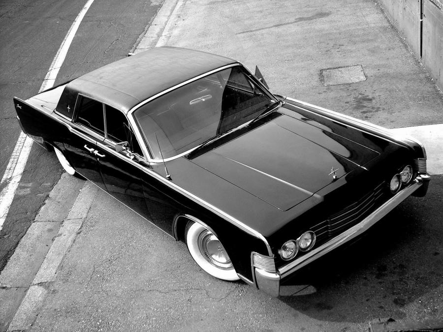  Lincoln Continental Sedan 1965 года  (фото 4 из 8)
